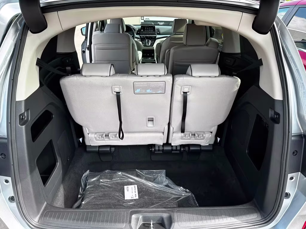 2026 Honda Odyssey Touring 11