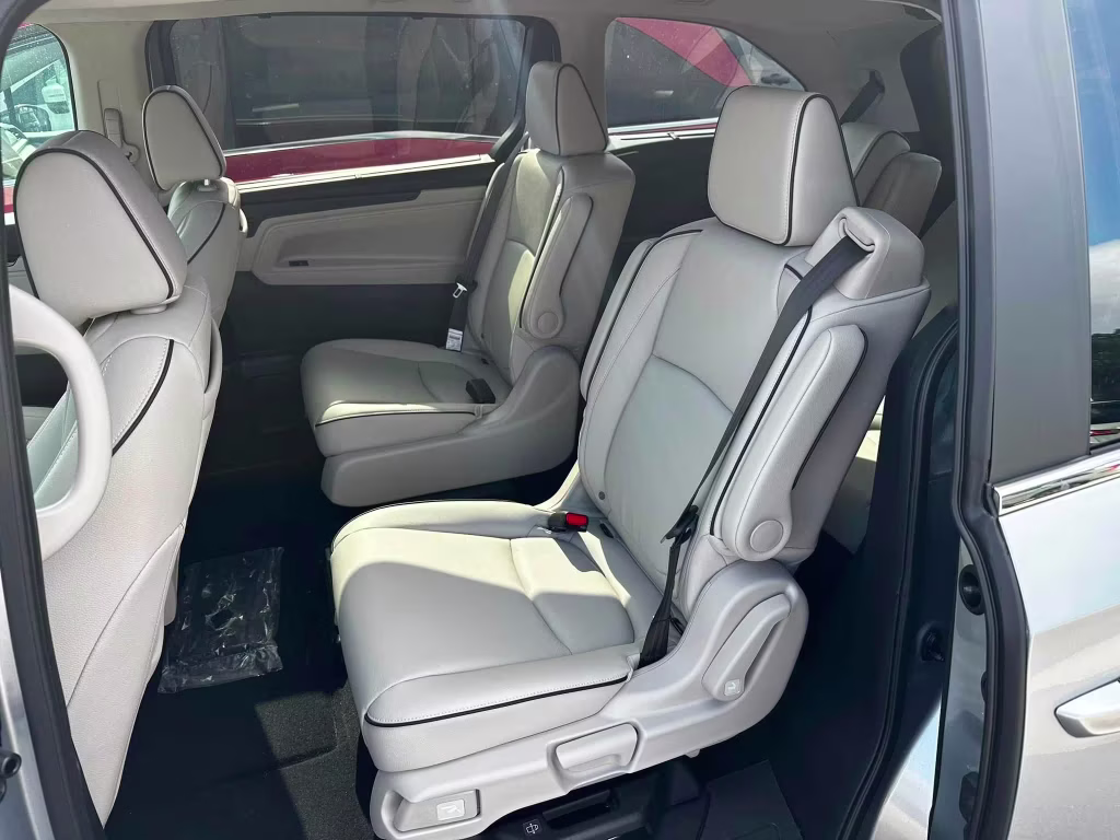 2026 Honda Odyssey Touring 2
