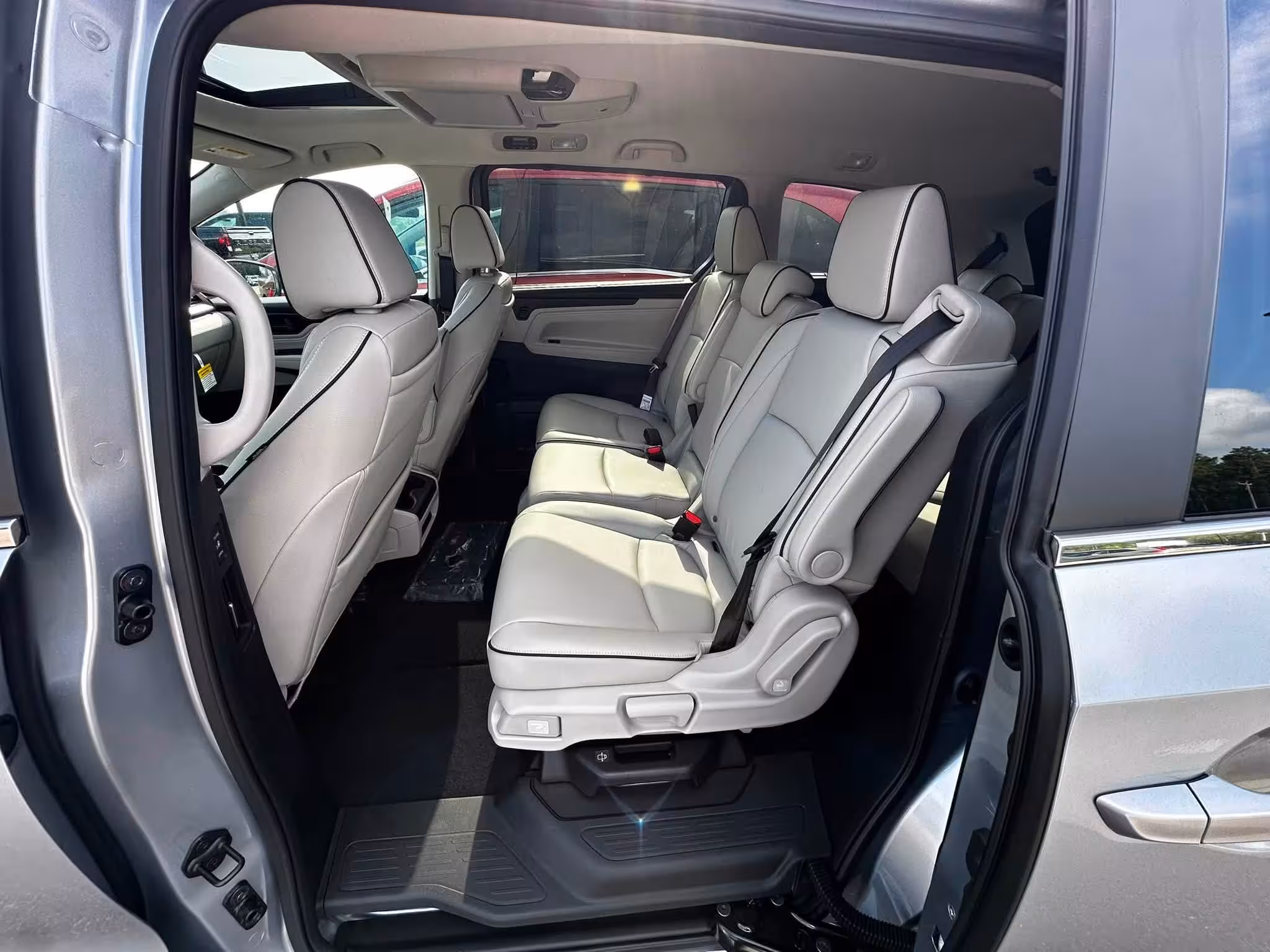 2026 Honda Odyssey Touring 3