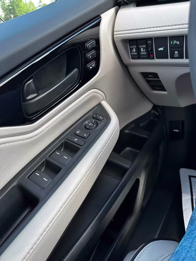 2026 Honda Odyssey Touring 6