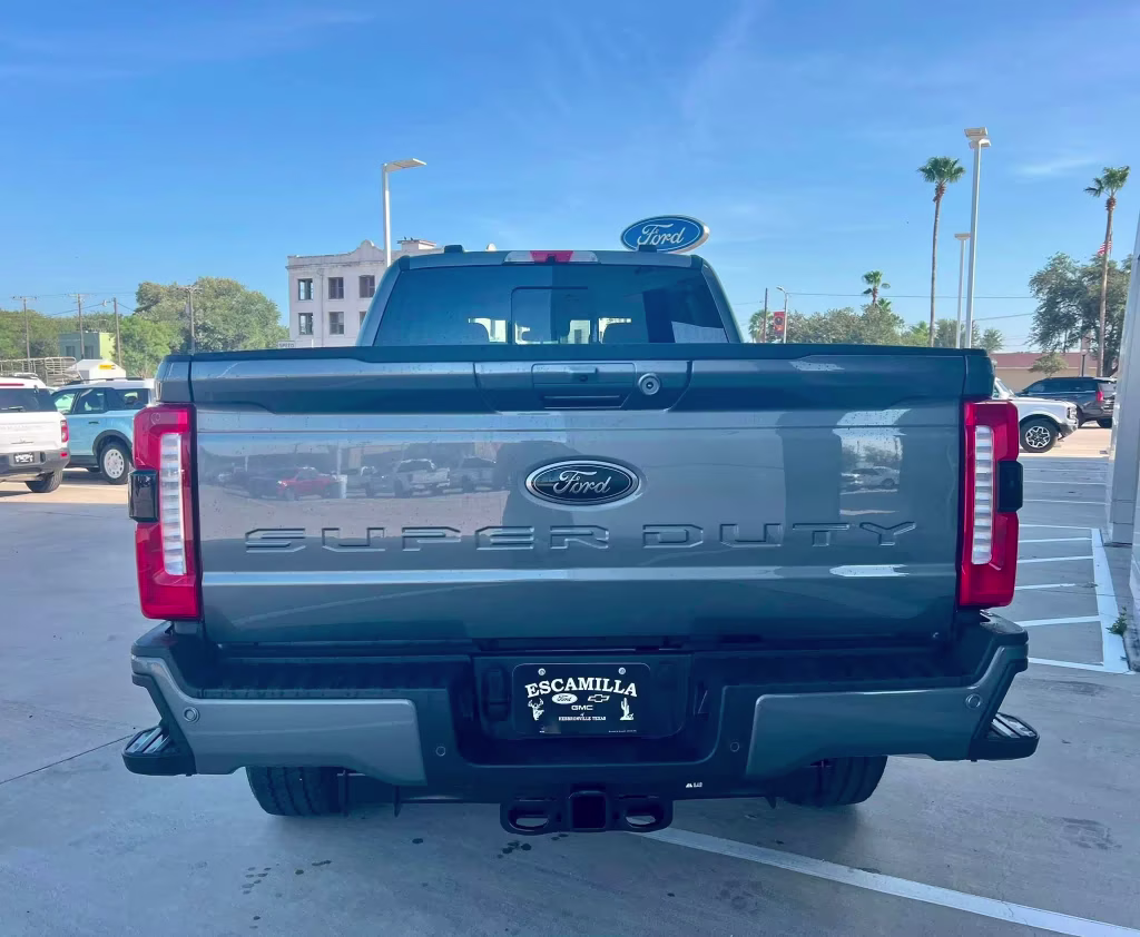 Ford F 250 Super Duty 2