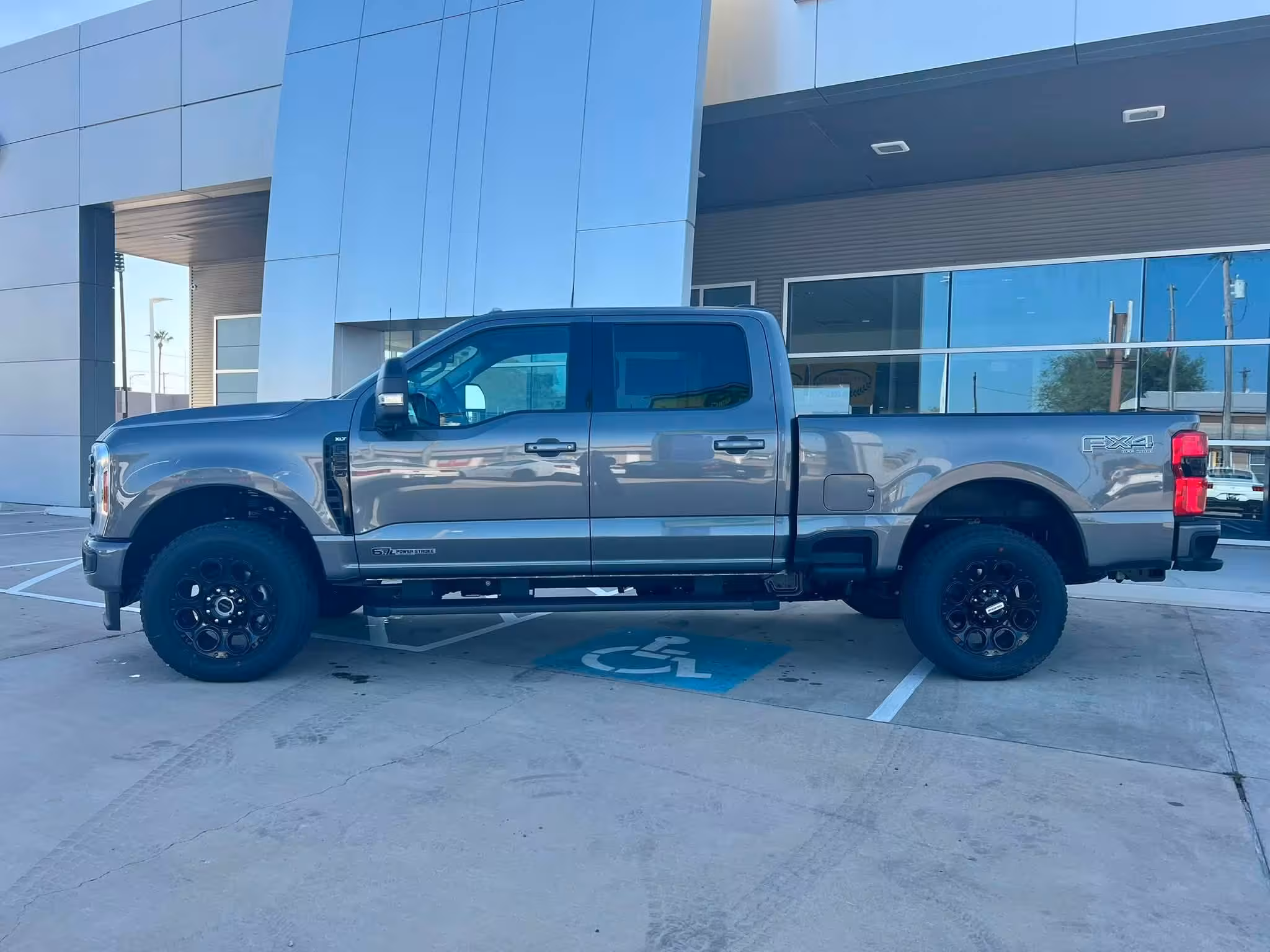 Ford F 250 Super Duty 4