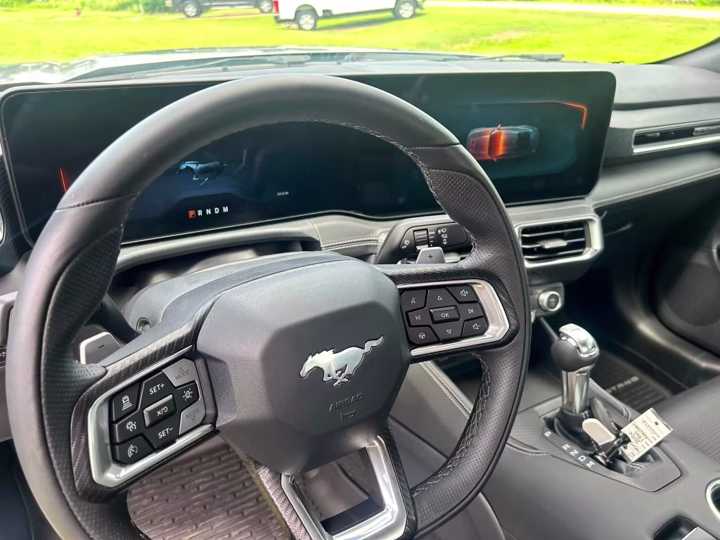 Ford Mustang 4