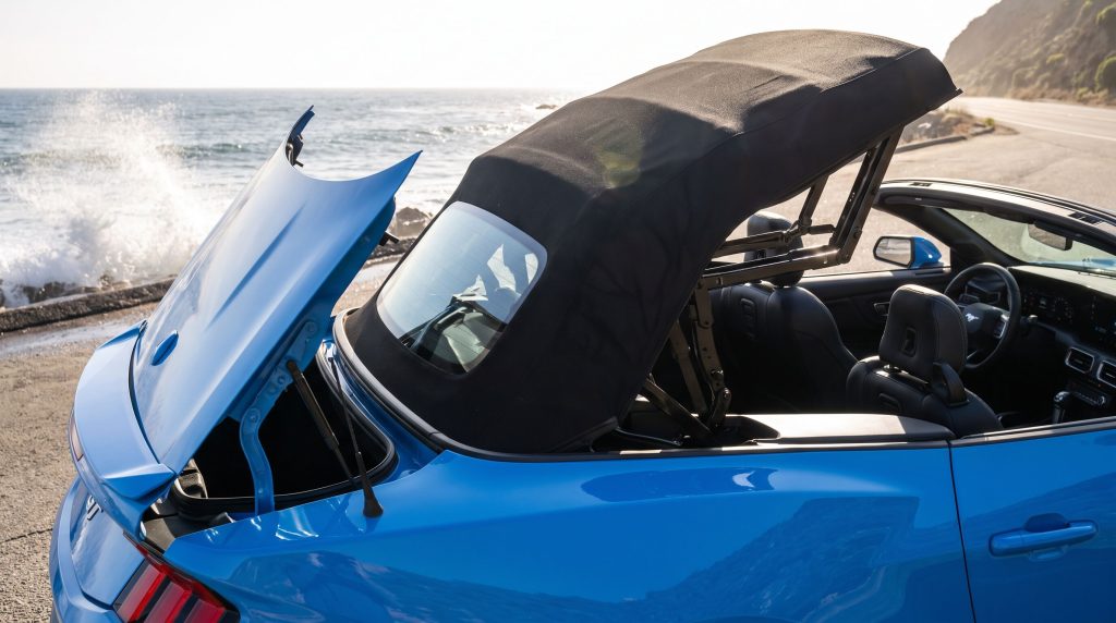 Mustang convertible roof mid